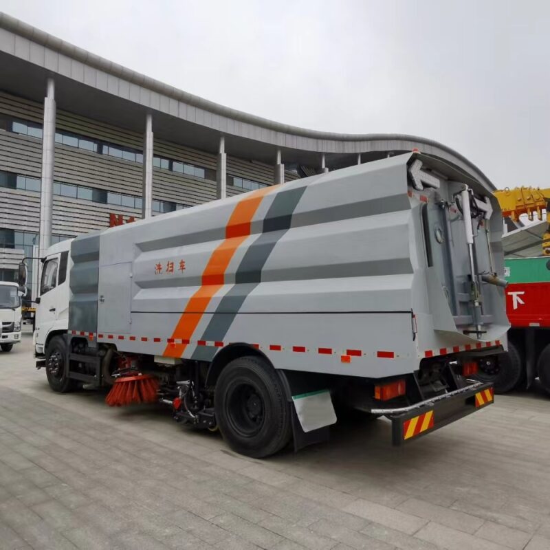 Environmental cleaning vehicle - Image 3