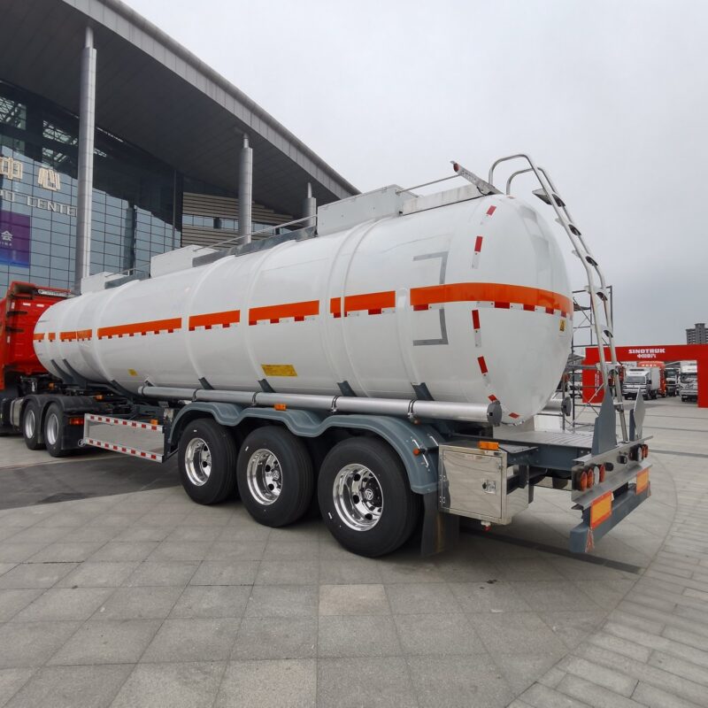 Liquefied gas tank truck - Image 2