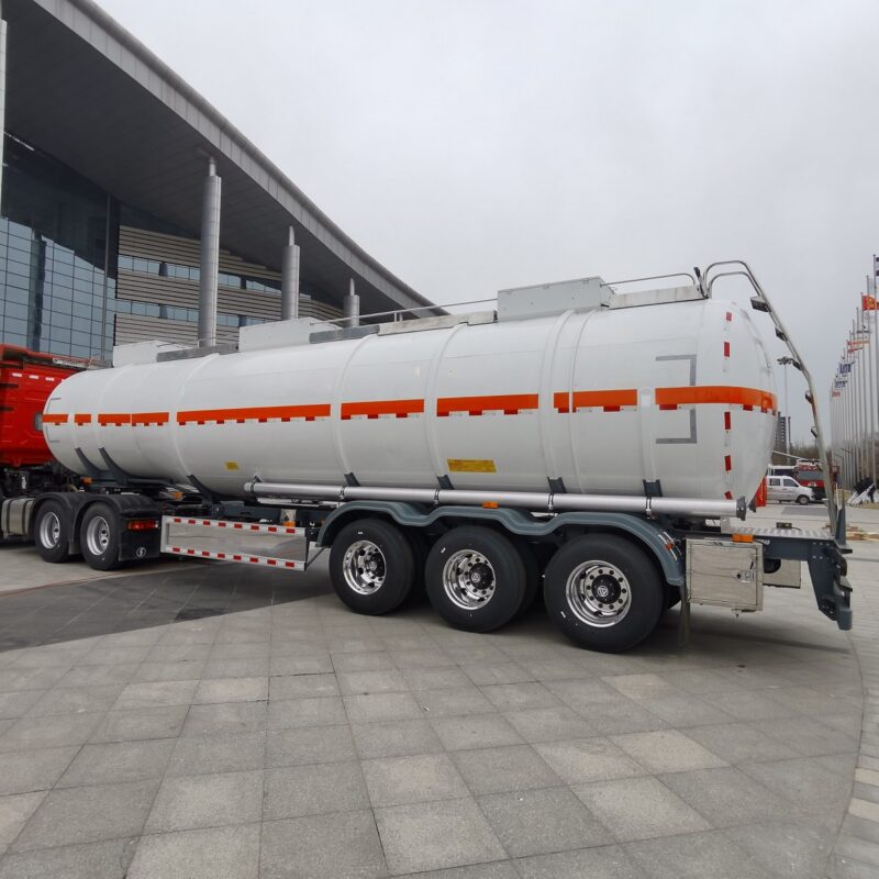 Liquefied gas tank truck - Image 3