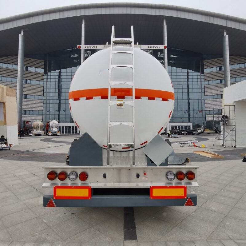 Liquefied gas tank truck - Image 5