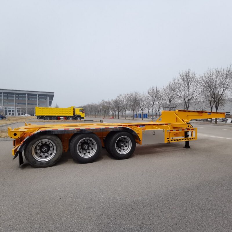 Skeleton-tipped back semi-trailer - Image 9