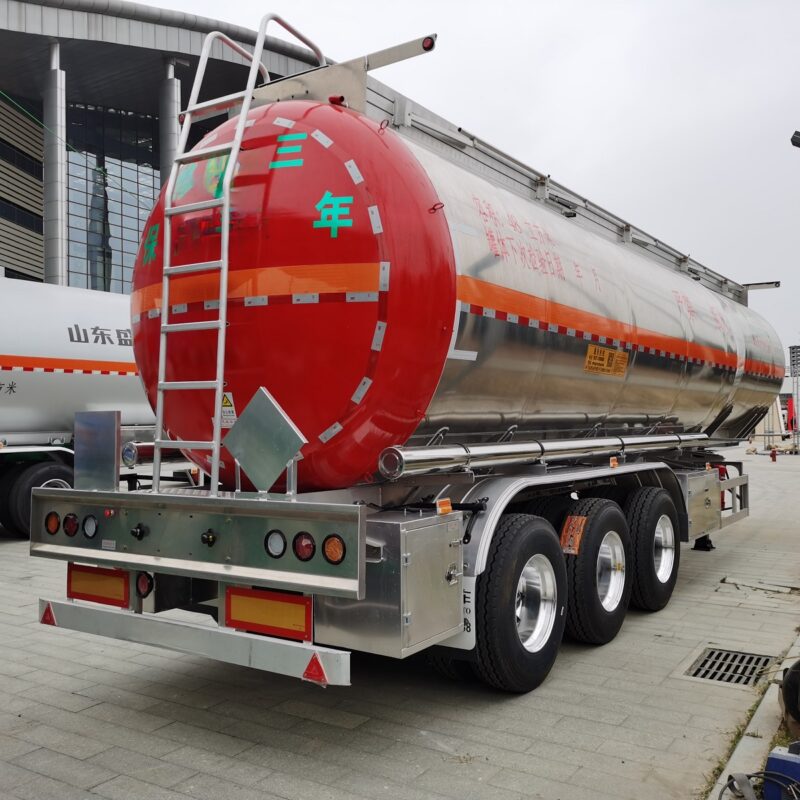 Liquefied natural gas tanker - Image 2