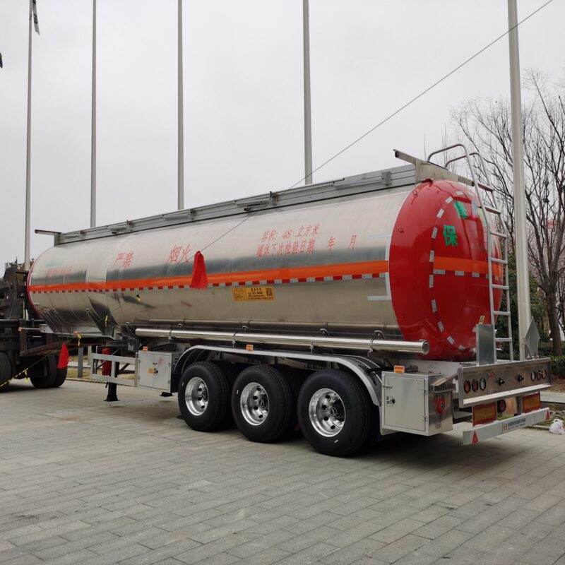 Liquefied natural gas tanker - Image 4