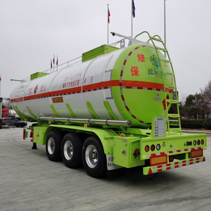 Liquefied natural gas tanker - Image 2