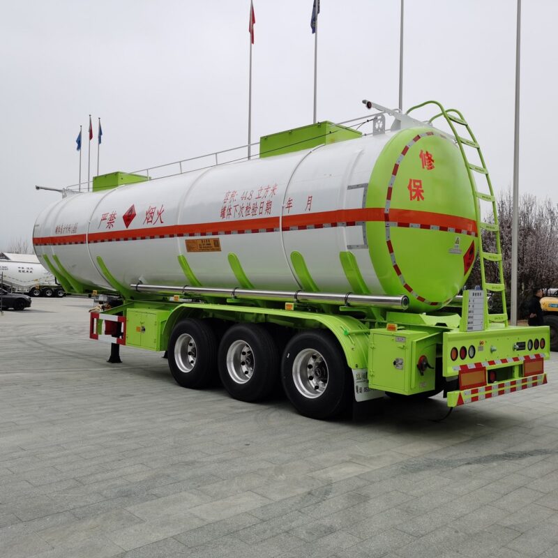 Liquefied natural gas tanker - Image 3