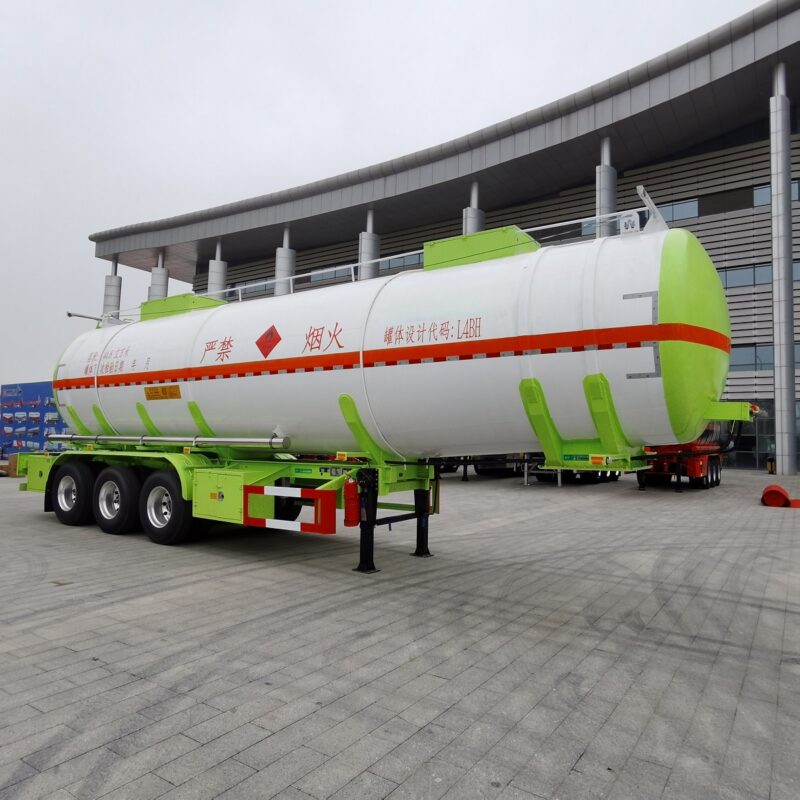 Liquefied natural gas tanker - Image 8