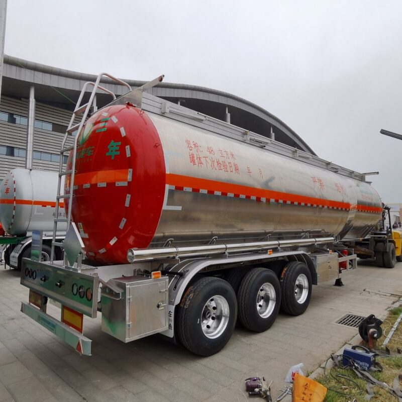 Liquefied natural gas tanker - Image 6