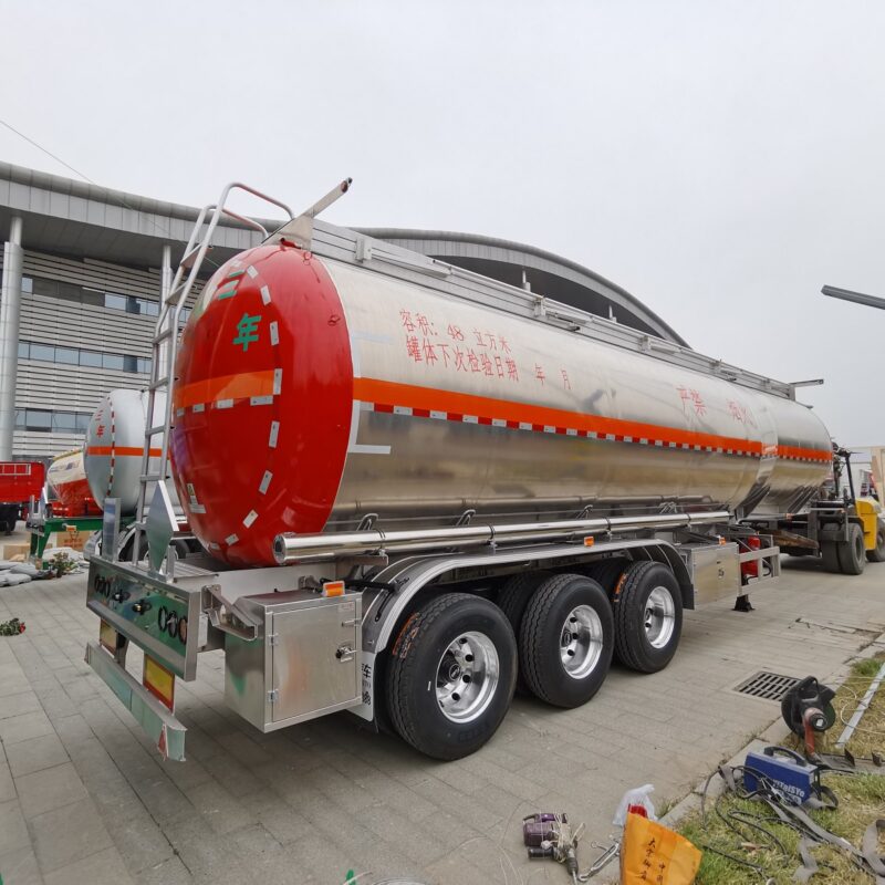 Liquefied natural gas tanker - Image 7