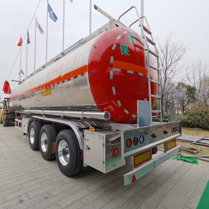 Liquefied natural gas tanker - Image 8