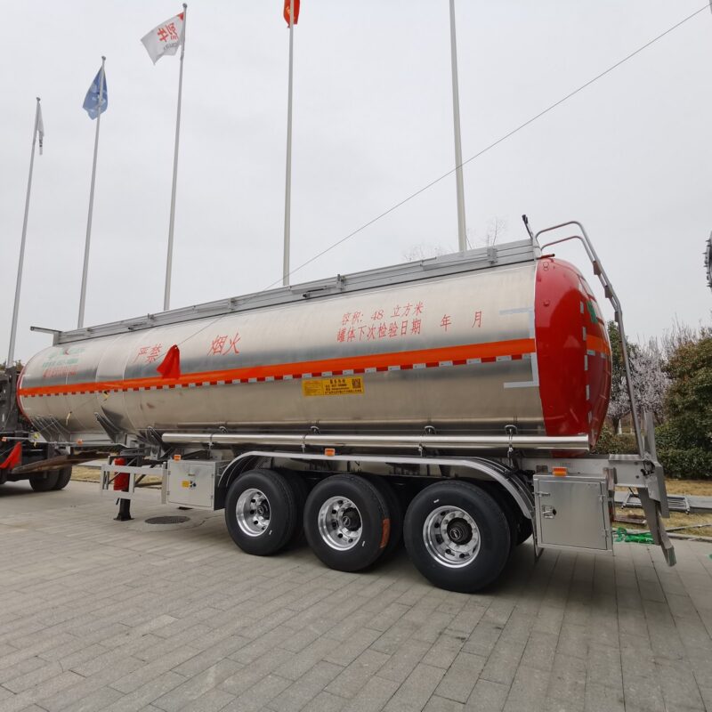 Liquefied natural gas tanker - Image 9