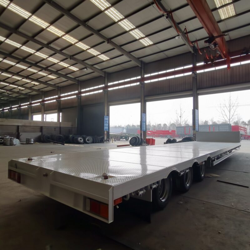 Flatbed transport semi-trailer - Image 2