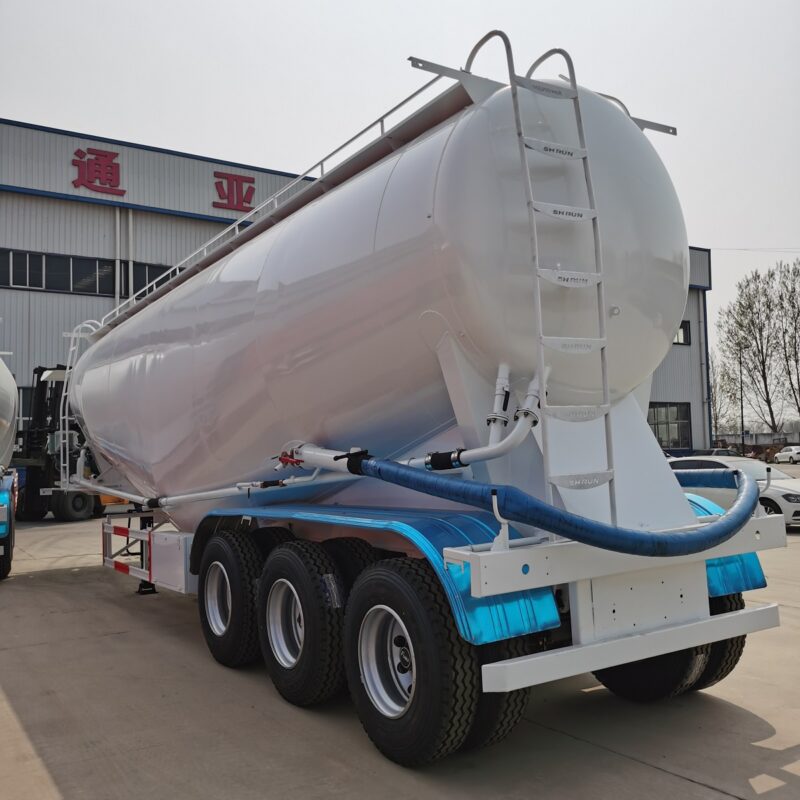 Powder tanker truck - Image 2