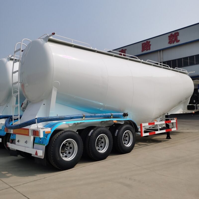 Powder tanker truck - Image 5