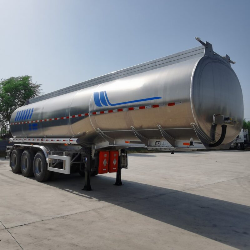 Stainless steel aluminum alloy tanker truck - Image 2