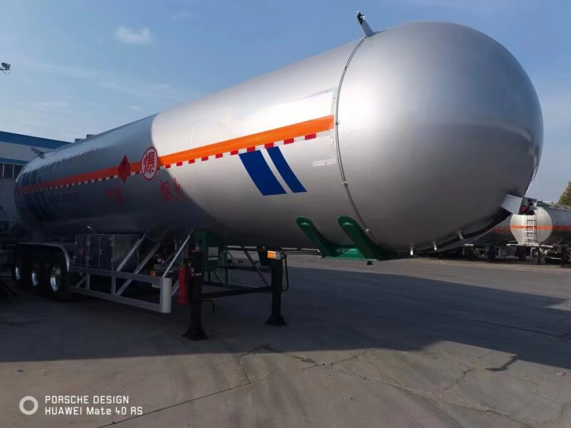 Liquefied gas tank truck - Image 3