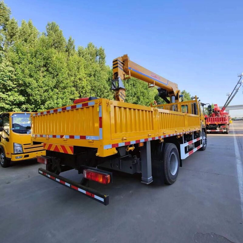 Truck mounted crane - Image 2