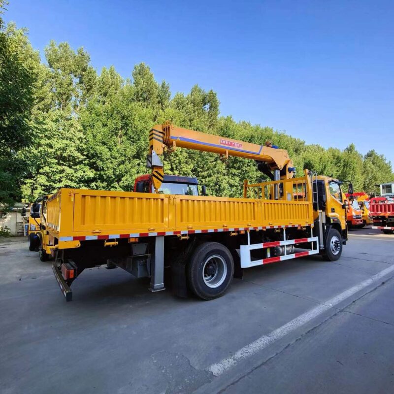 Truck mounted crane - Image 4