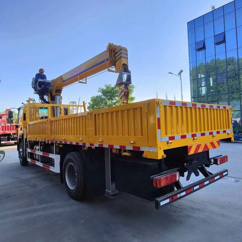 Truck mounted crane - Image 7