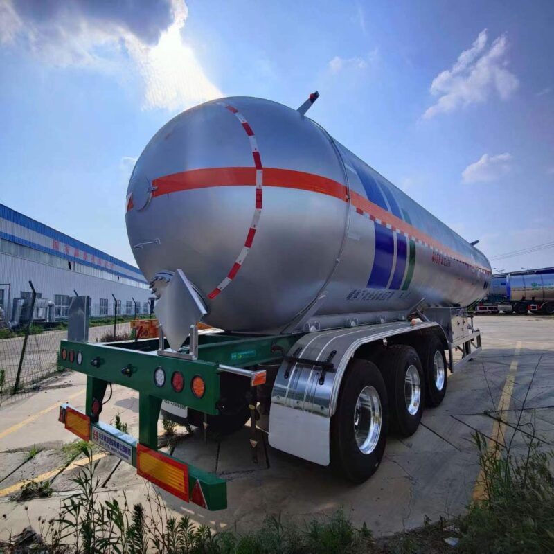 Liquefied gas tank truck - Image 4