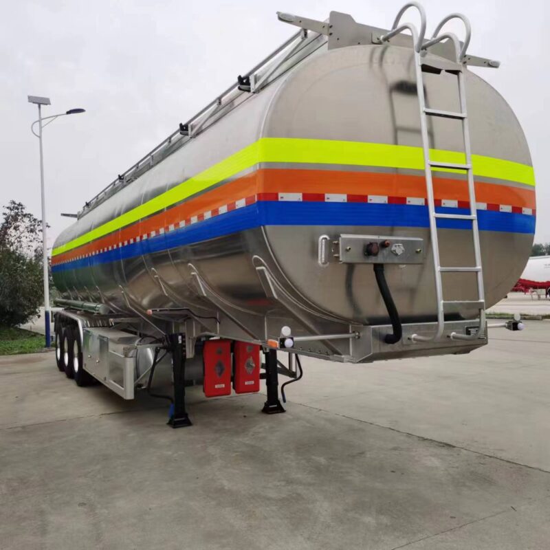 Stainless steel aluminum alloy tank car - Image 2