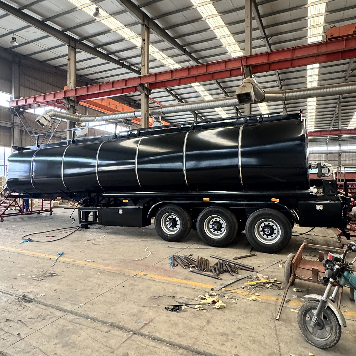 3-axle asphalt tanker