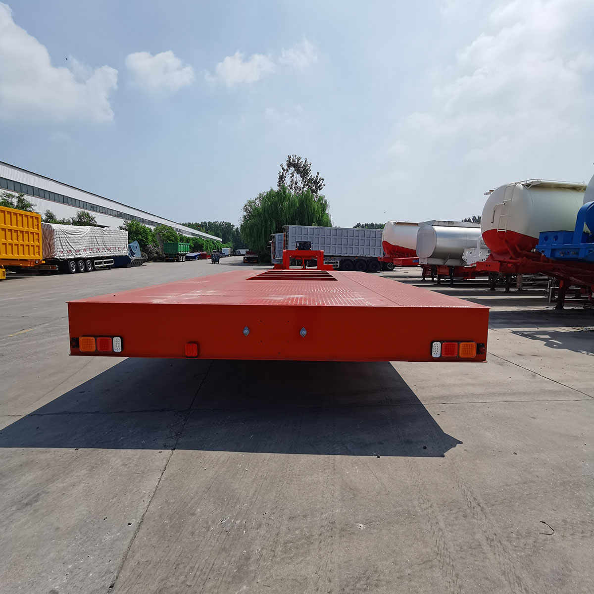 4-axis large cargo transportation high-low flatbed semi-trailer