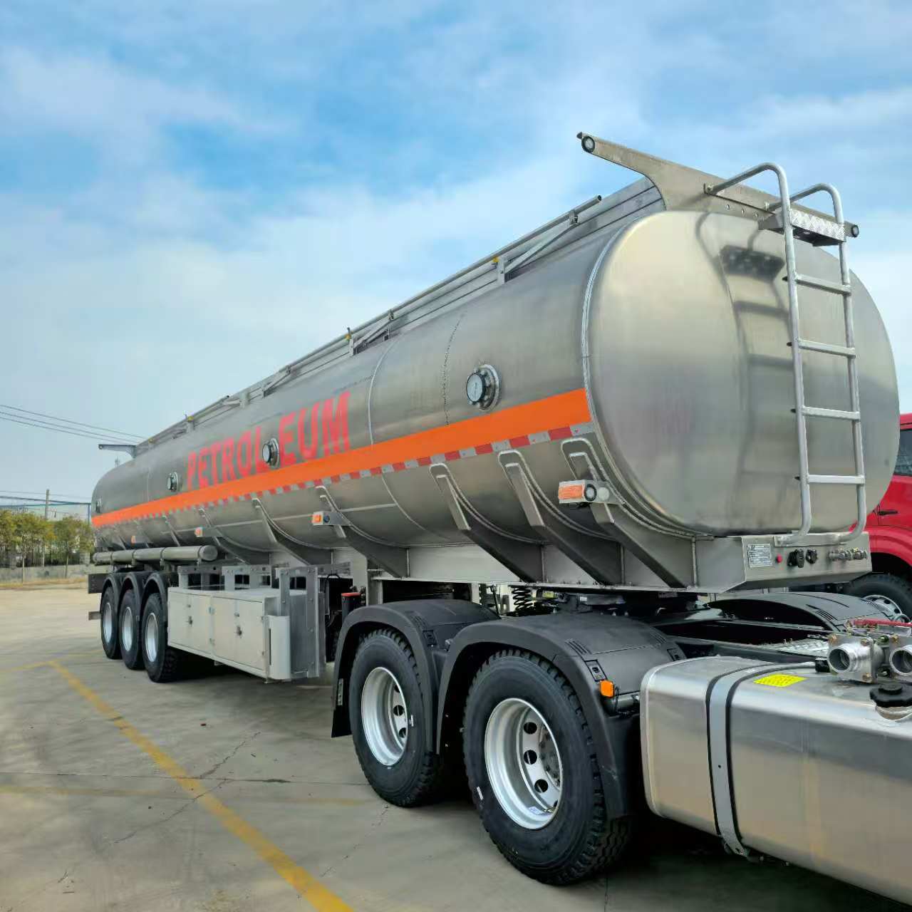 Aluminum alloy tanker