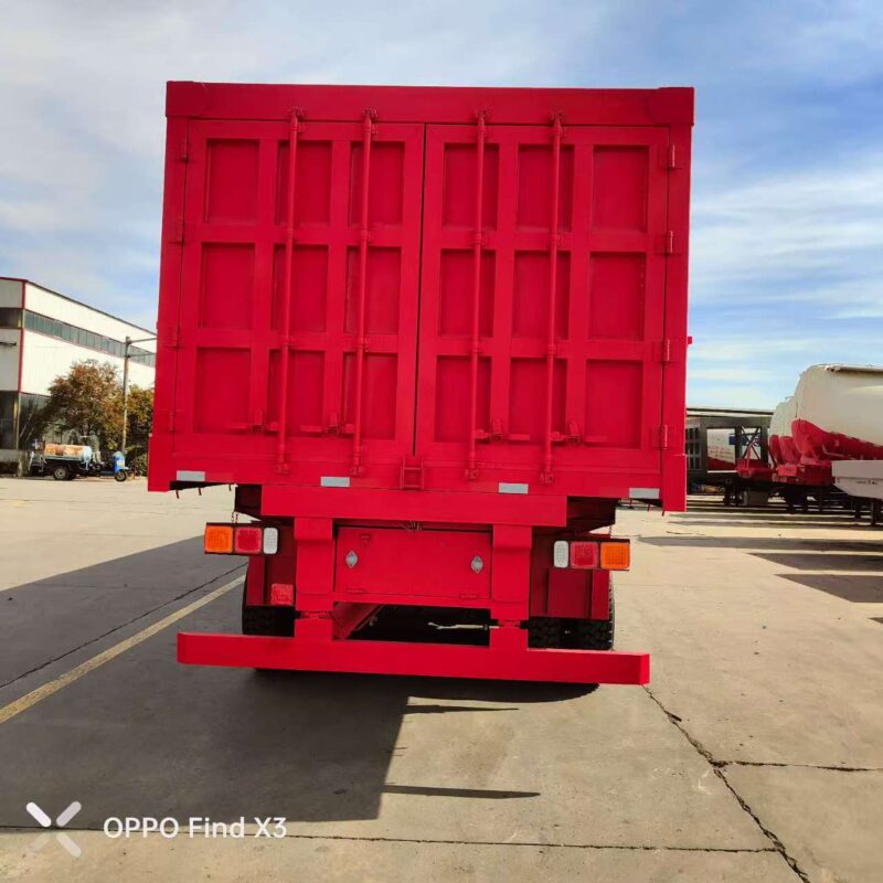 Rollover van type semi trailer