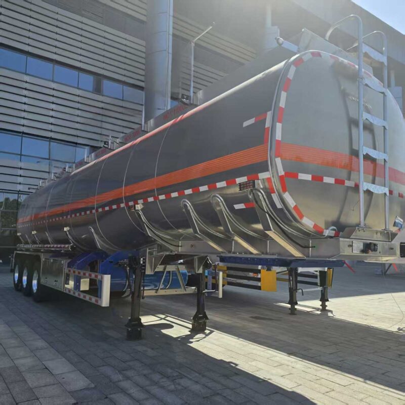 3-axis aluminum alloy oil tanker truck