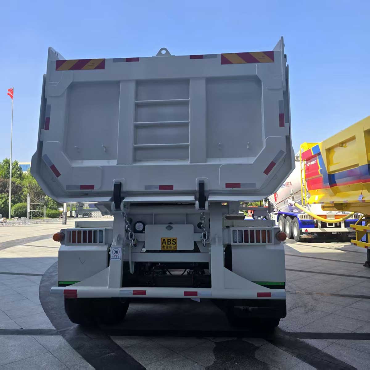 4-axis U-shaped rear dump truck