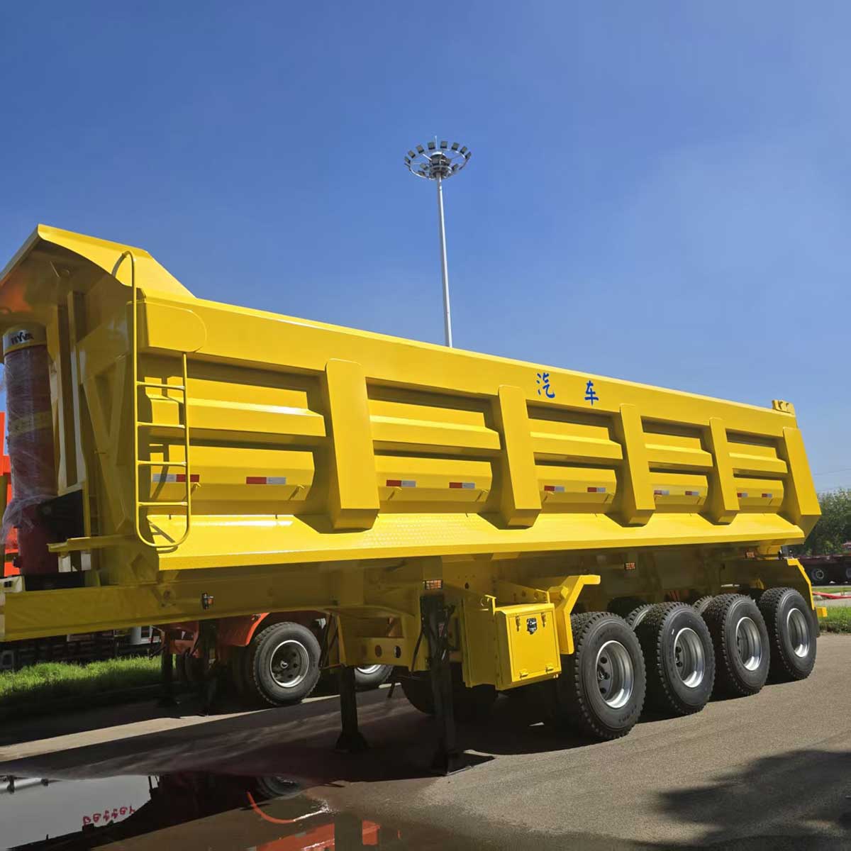 4-axis rear dump truck