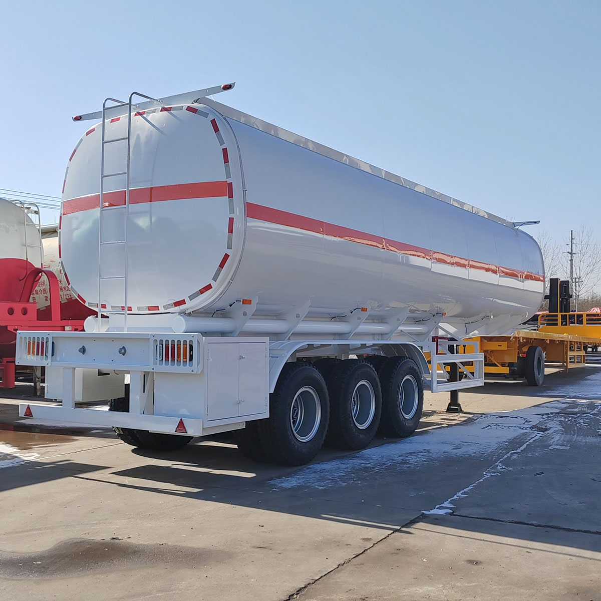 3-axis oil tanker truck
