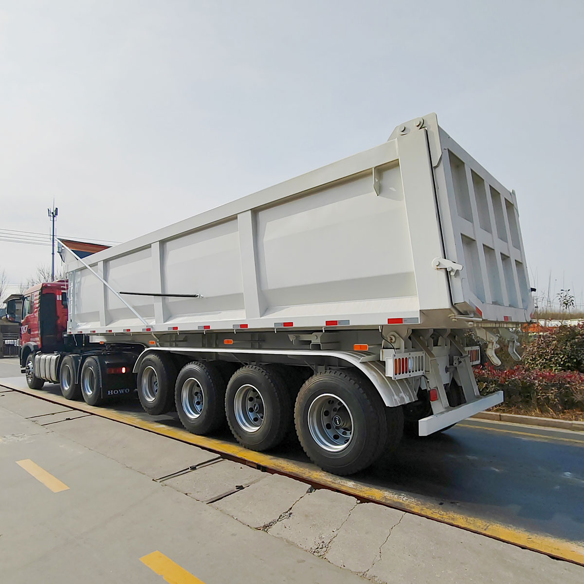4-axis U-shaped rear dump semi-trailer