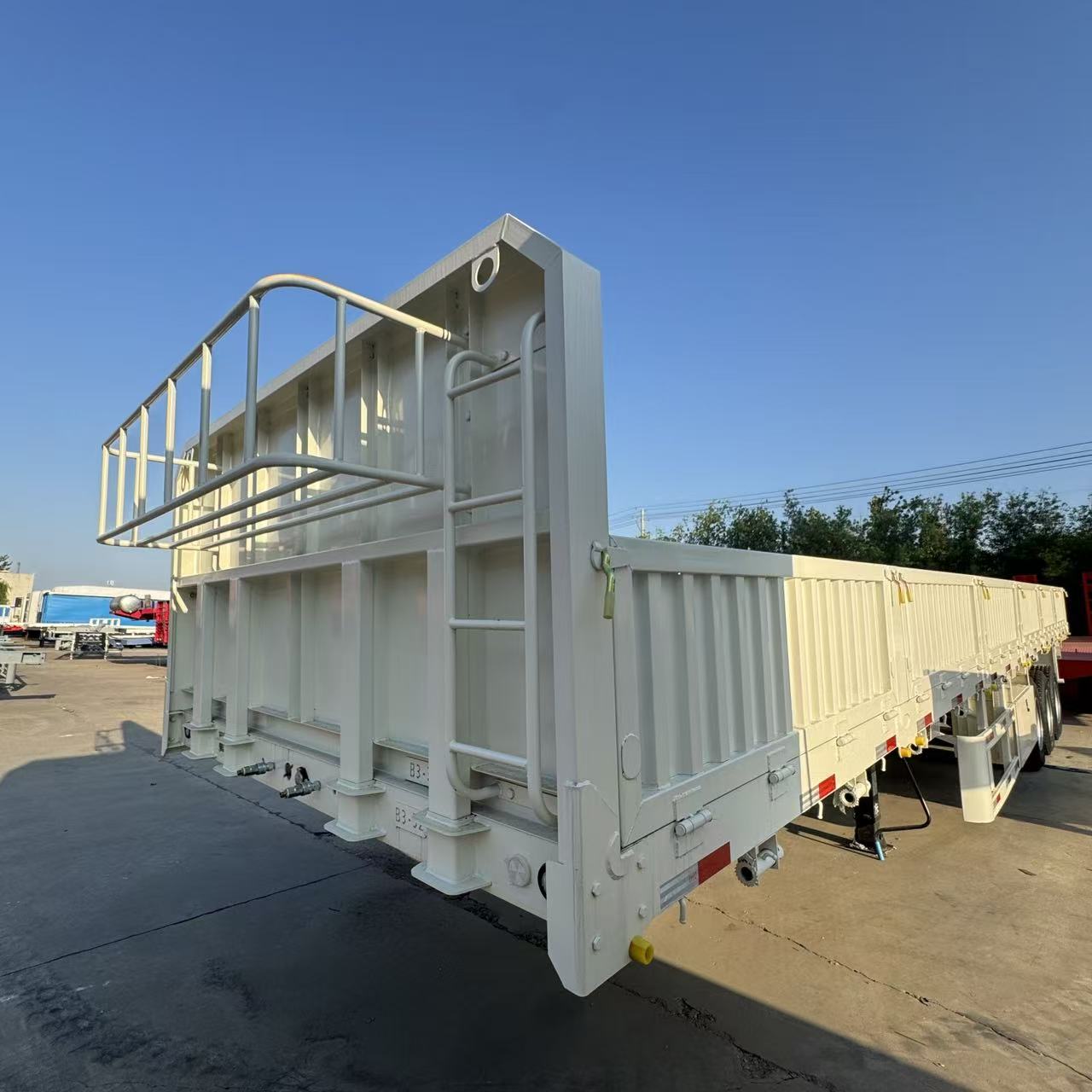 3-axis fence semi-trailer
