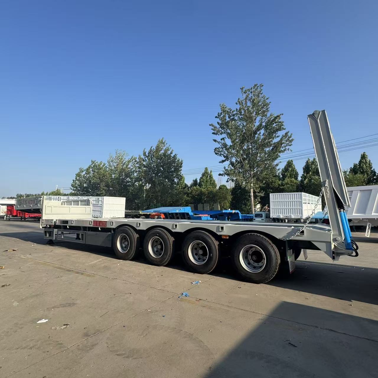 4-axis low flatbed semi-trailer