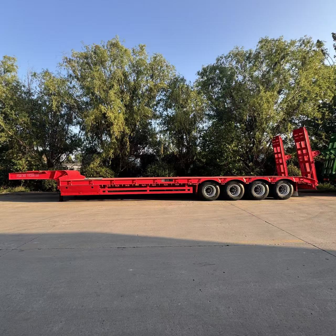 4-axis low flatbed semi-trailer