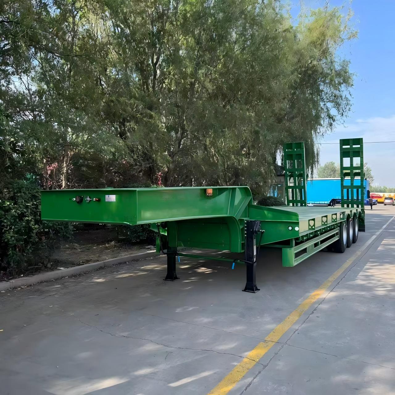 3-axle low flatbed semi-trailer