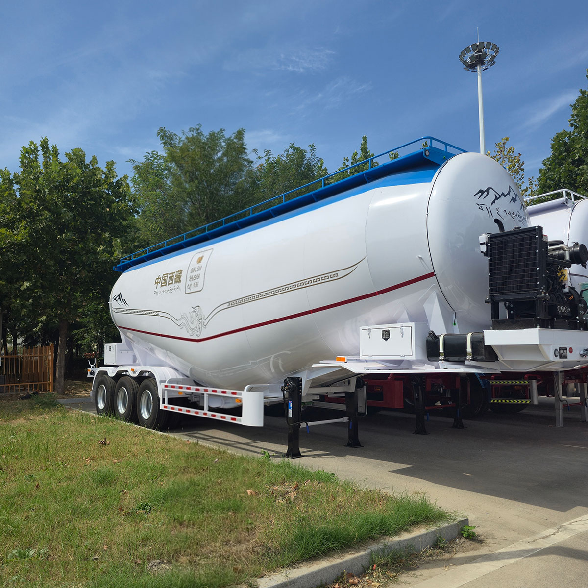 3-axis cement tanker truck