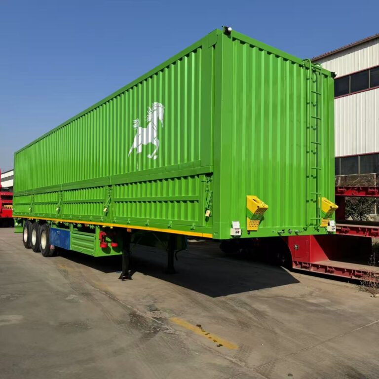 Batch production of export box type semi open door exhibition wing semi-trailer, helping to improve the quality and efficiency of cross-border logistics of palletized goods